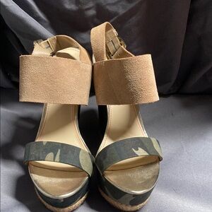 Camo wedges